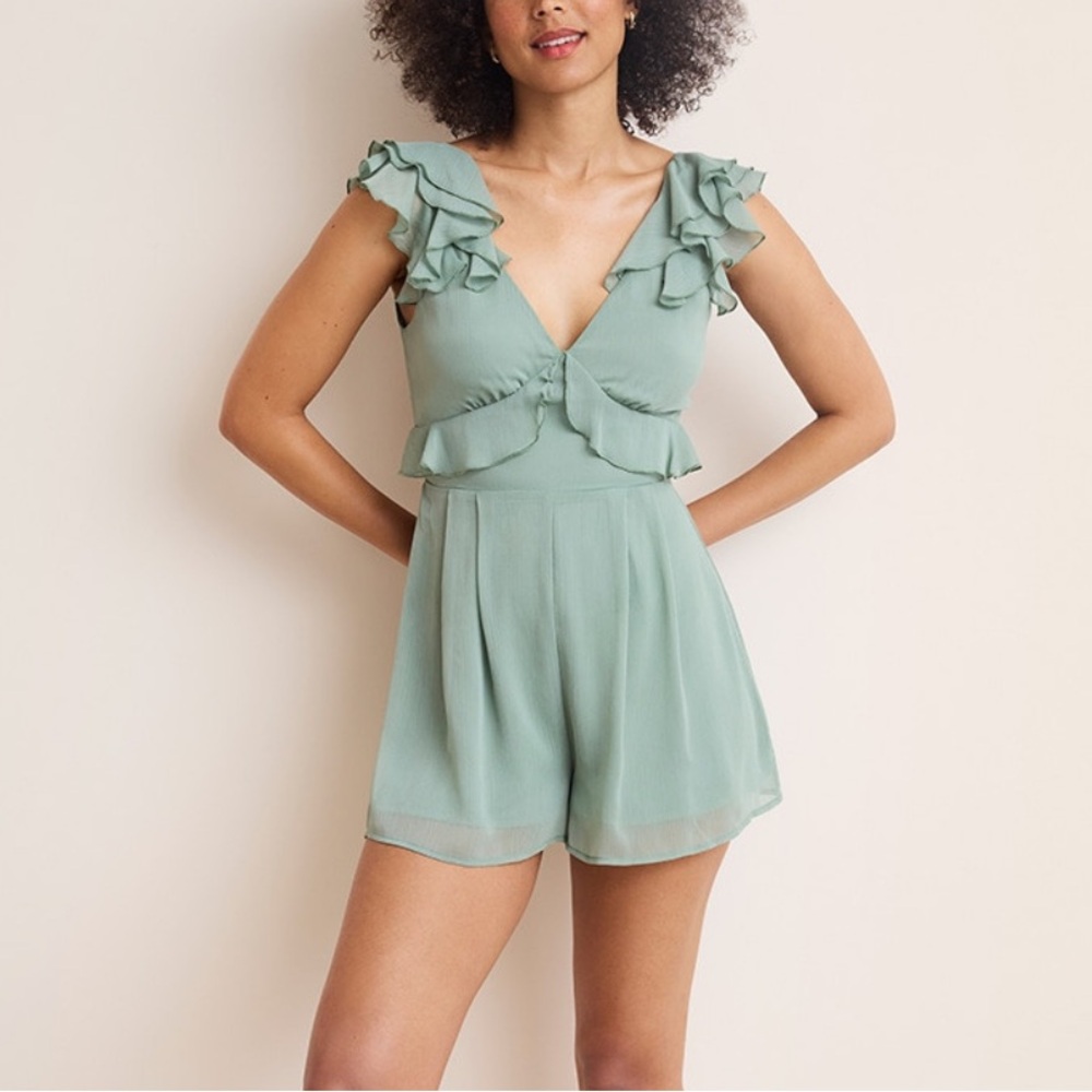 Francesca's Kaia Flutter Sleeve Bow Back Romper NWT Size XS
